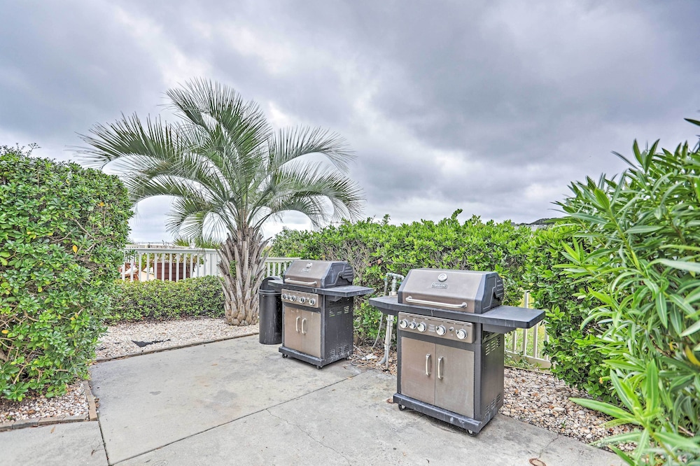 Steps to Beach: Myrtle Beach Condo w/ Resort Perks