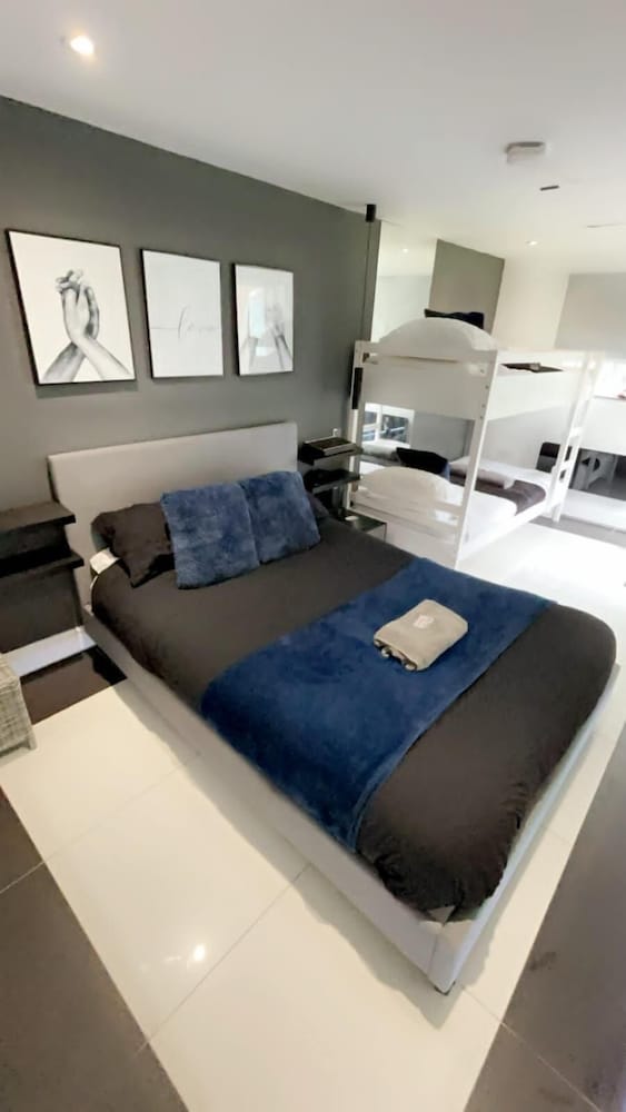 NEW Privacy Suite Serene Apt