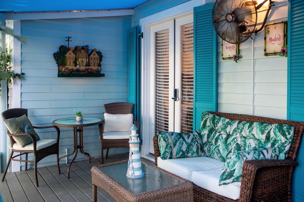 Andrews Inn & Garden Cottages