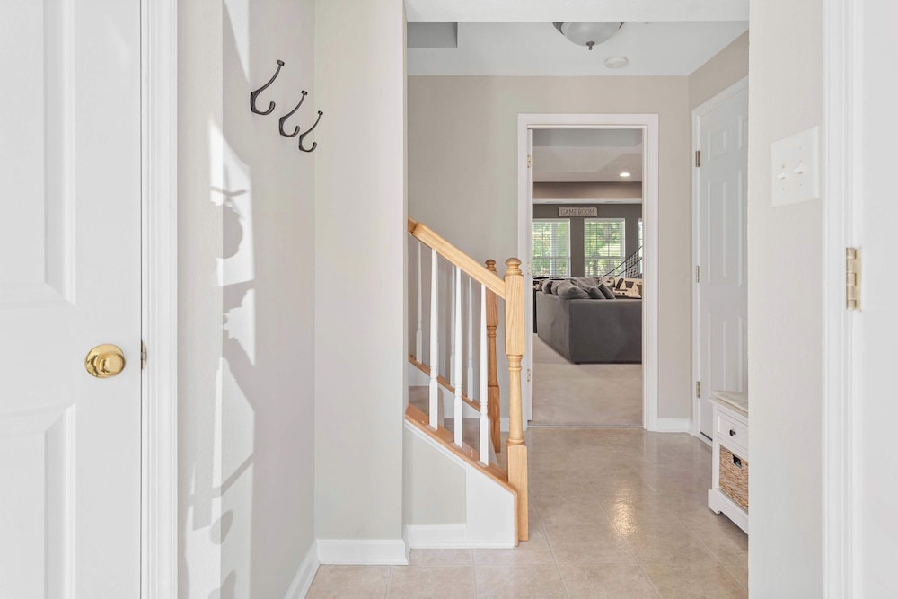 Creekside Getaway Stay for 8