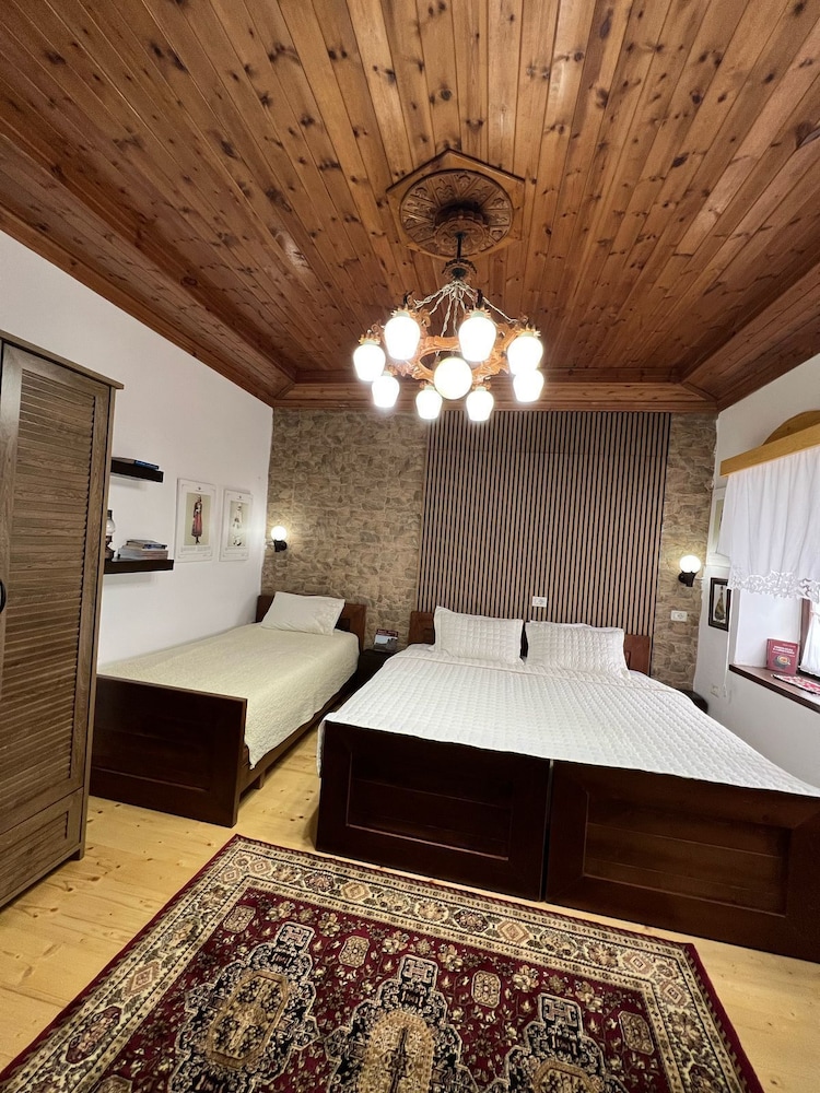 Old Town Guesthouse Guri