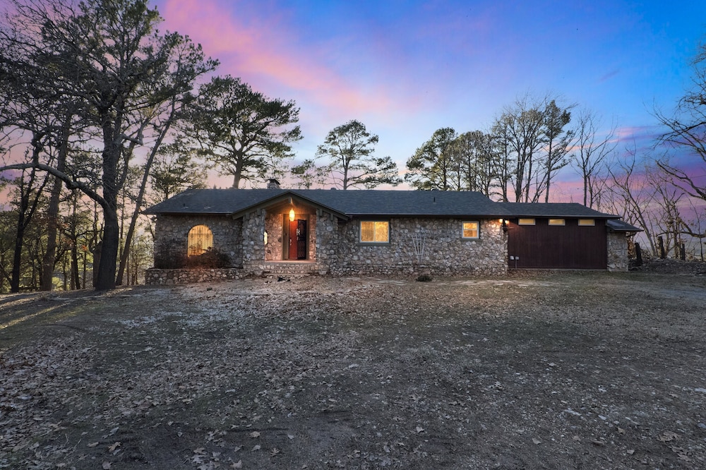 Lakefront Escape On Lake Hudson 5 Bedroom Cabin