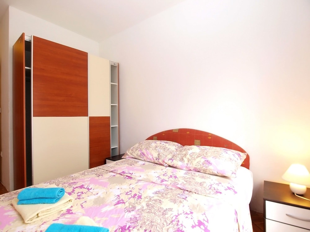 Apartment 1475 view 2