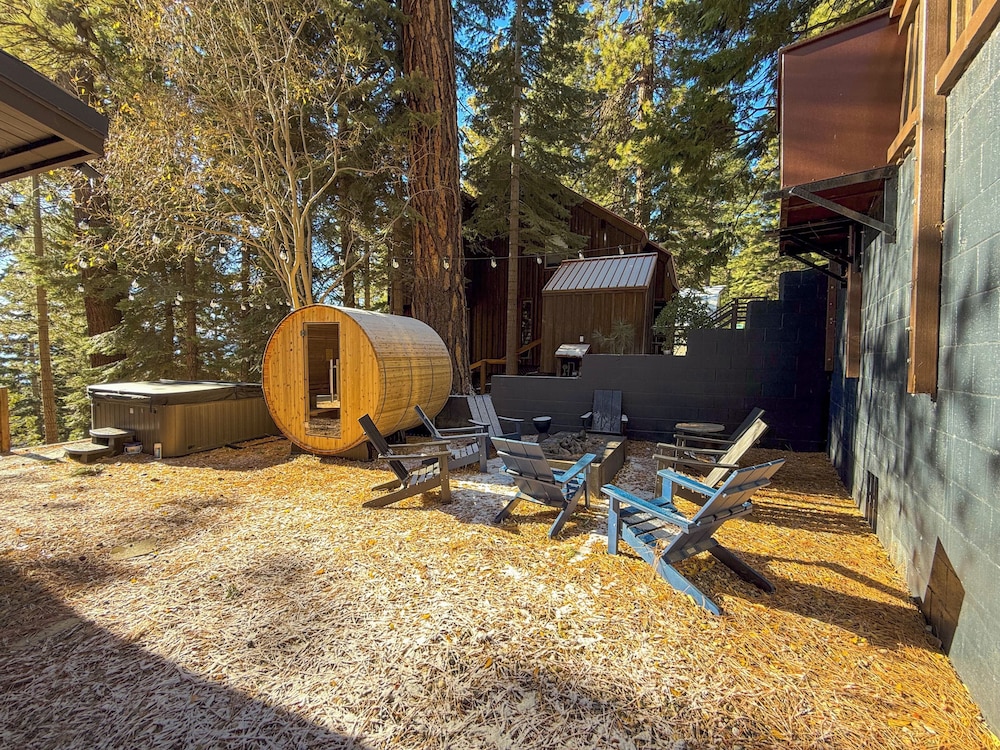 Bear Lodge