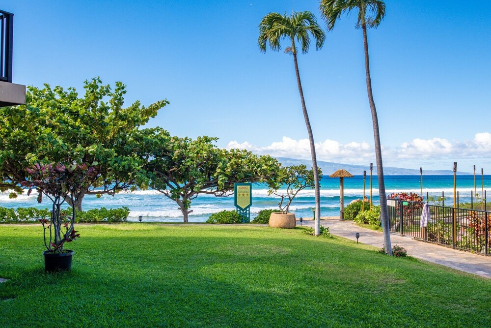 Kaanapali Shores #159 2 Bedroom Condo by RedAwning