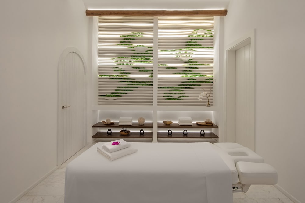 Anantara Santorini Abu Dhabi Retreat - Adults Only