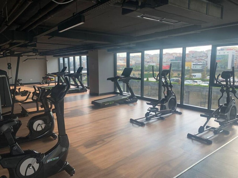 Brand-new 2 1 Apartment-near Mall of Istanbul