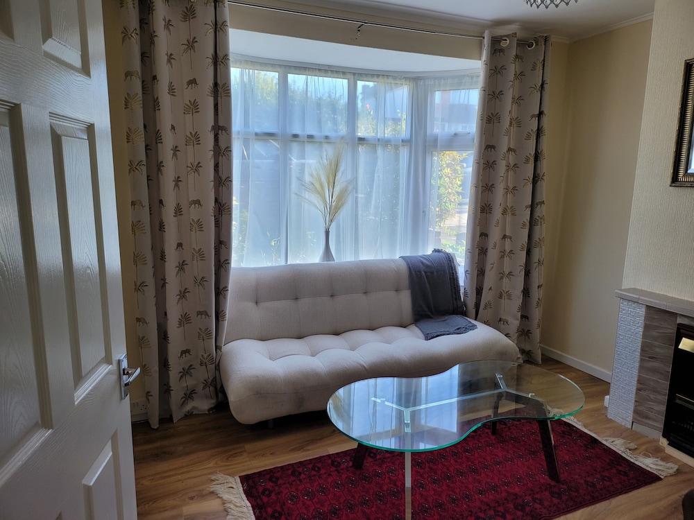 Bright & Homely Apartment, photo 4