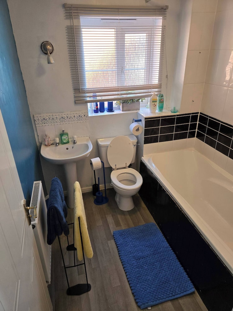 Tranquil Getaway in Wolverhampton - Perfect for Relaxation