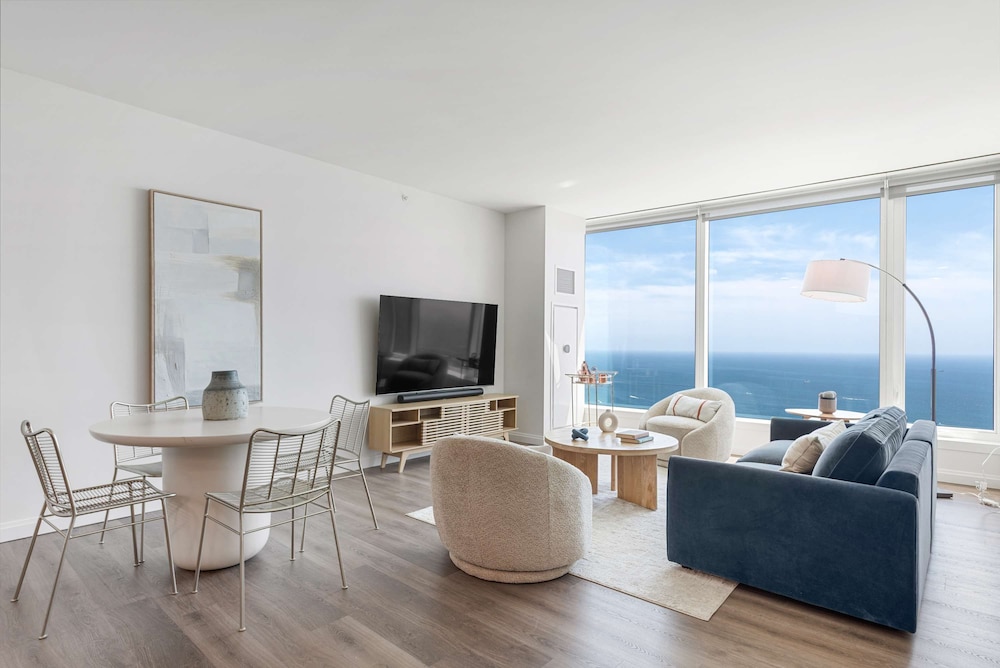 Luxe Apts Stunning Lake Views Resort Amenities