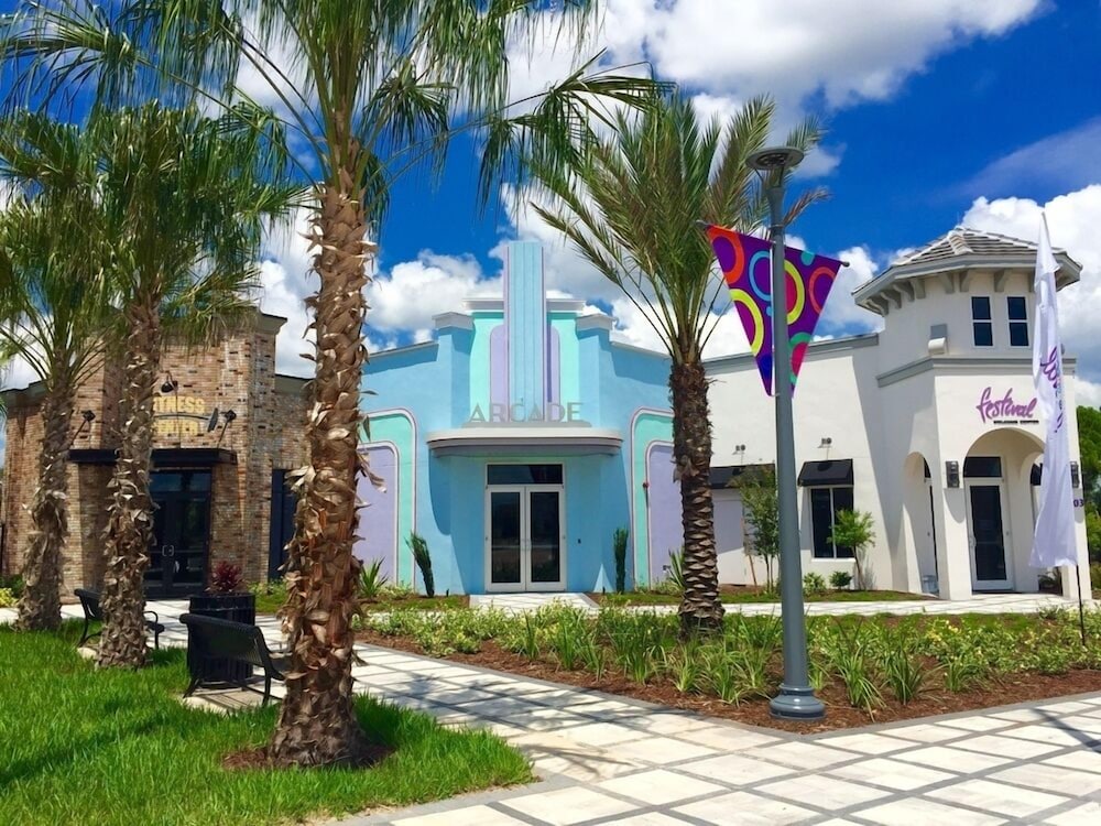 Wonderful 4 Bed Townhome Near Disney Parks 342 4 Bedroom Townhouse by Redawning - Image 5