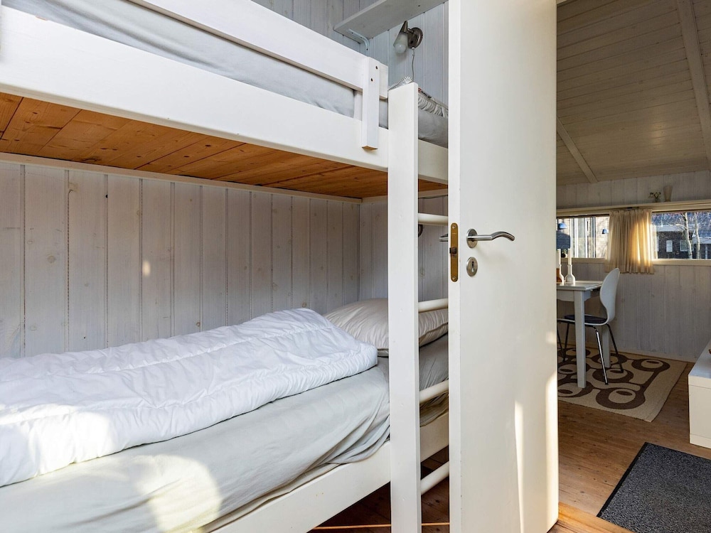 Homely Holiday Home in Jutland near Sea view 4