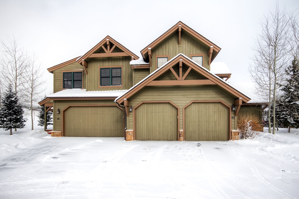 Highland Greens 93 - Drive to Slopes by RedAwning