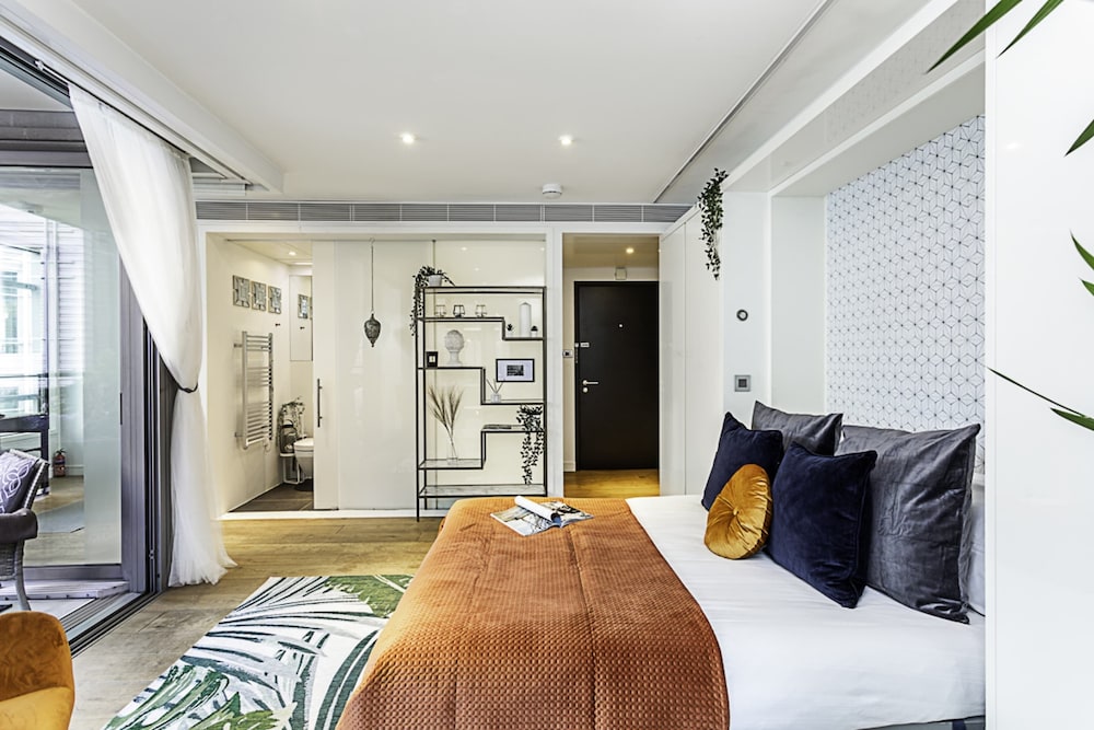 Idyllic Covent Garden Flat