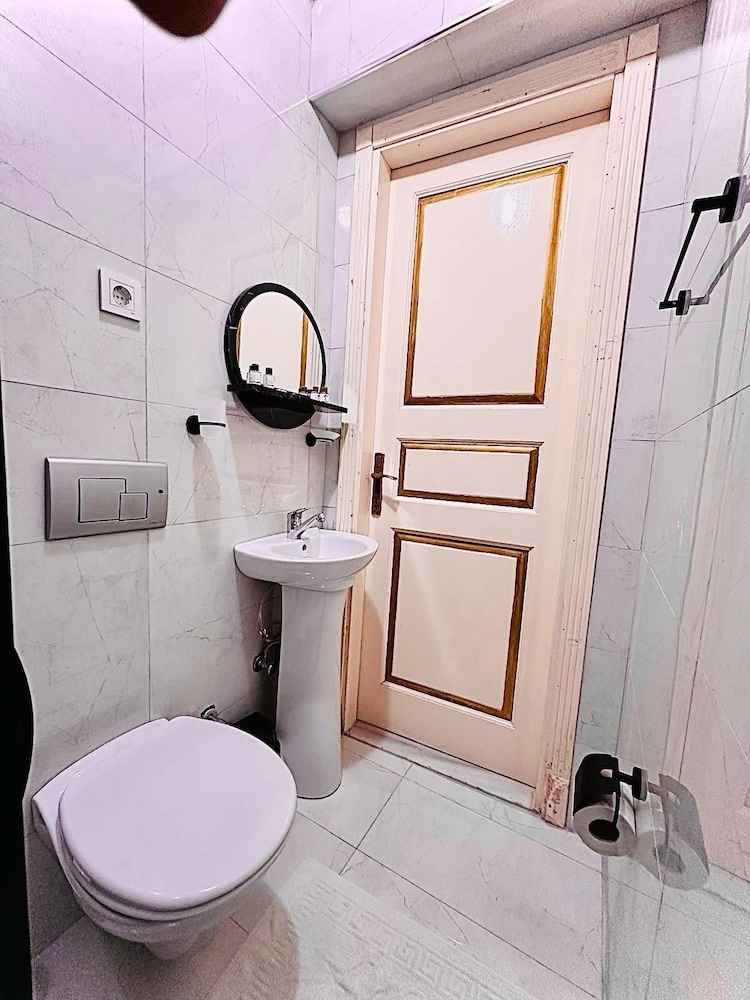 Alhambra Apart Otel - Image 82