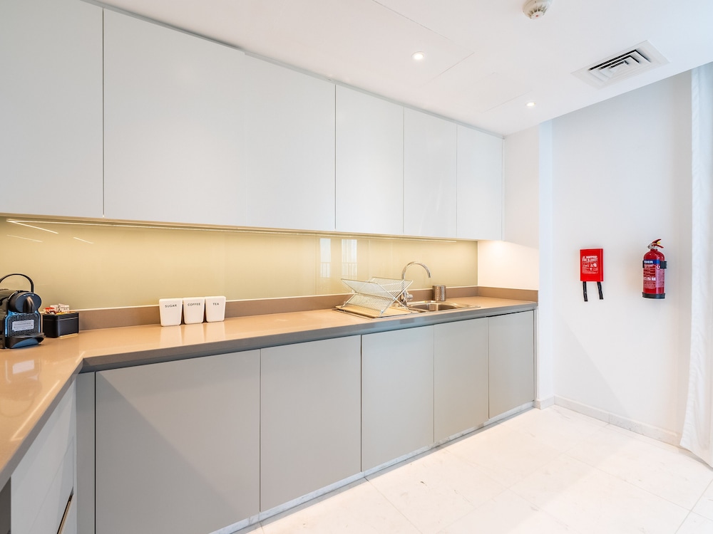 Spacious Apt With Spectacular Burj Khalifa Views