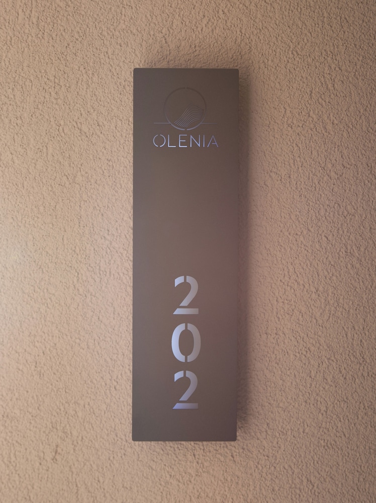 Olenia Suites