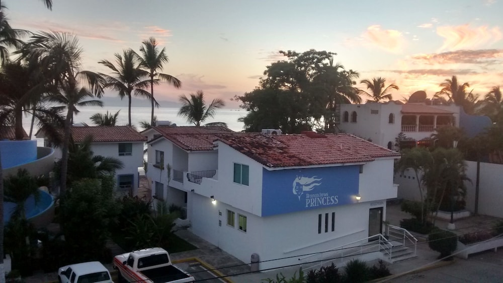 Hotel Suites Princess - Image 1