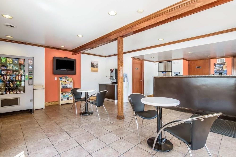 Northway Inn Queensbury - Lake George - Property Image 23