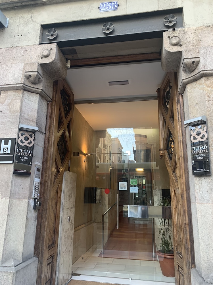 Ciudad Condal - Image 4