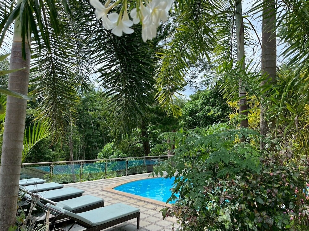 Thara Bayview Villa