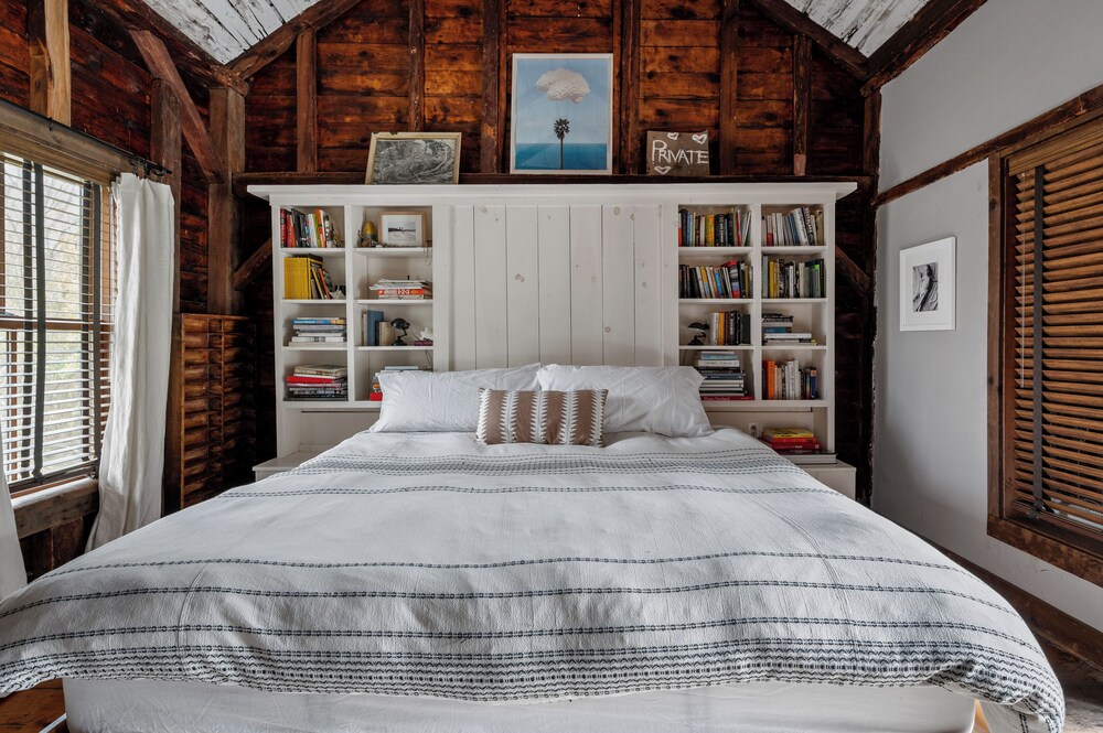 Renovated Grand Woodstock Barn