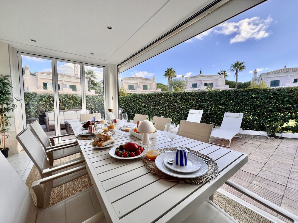 Vilamoura Deluxe Villa by Homing