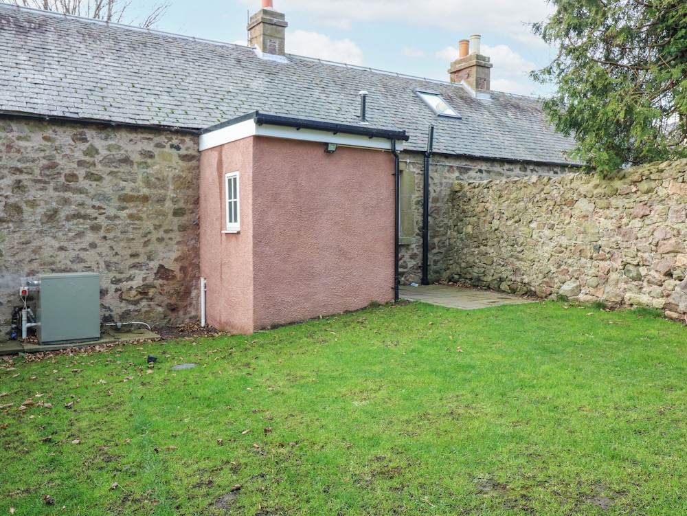 8 Barney Mains Cottage