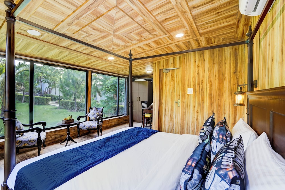 Alaya Stays Fortezza | Pet-friendly 6-BHK Farmhouse With Private Pool