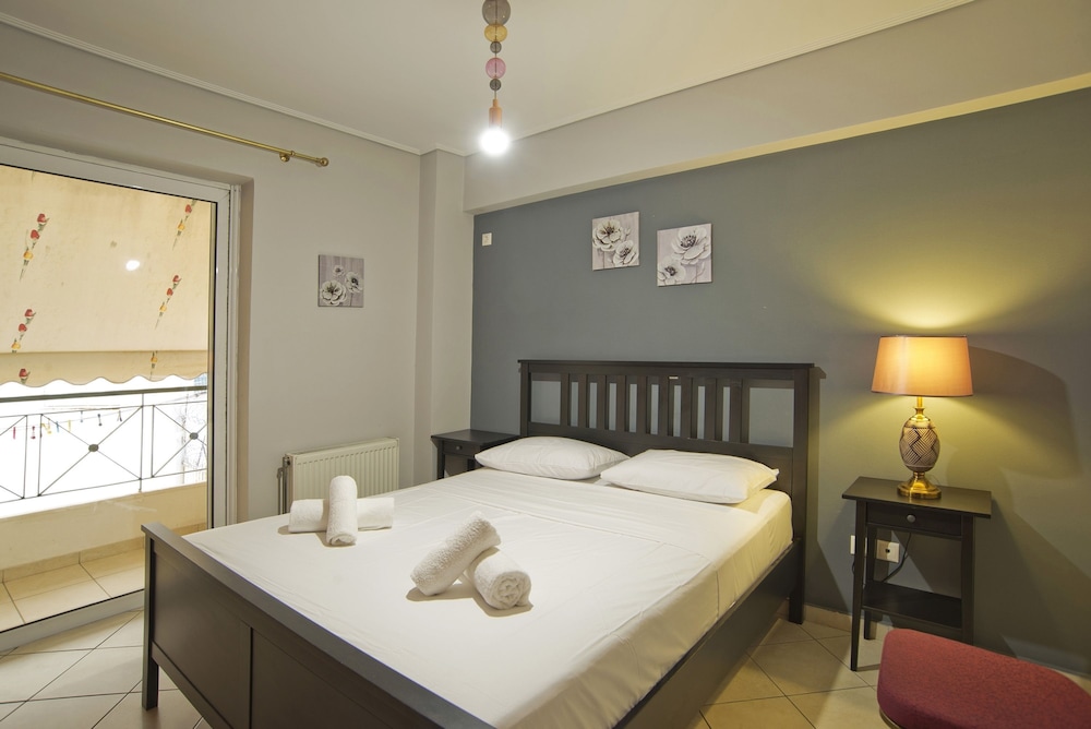 Seaside Apartment in Piraeus
