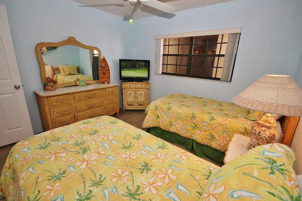 Hacienda del Sol II 413