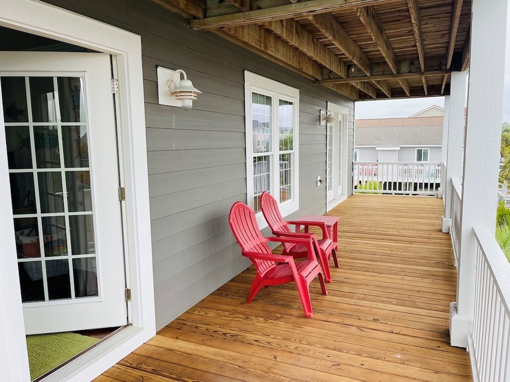 Compass Rose 4 Bedroom Home by RedAwning