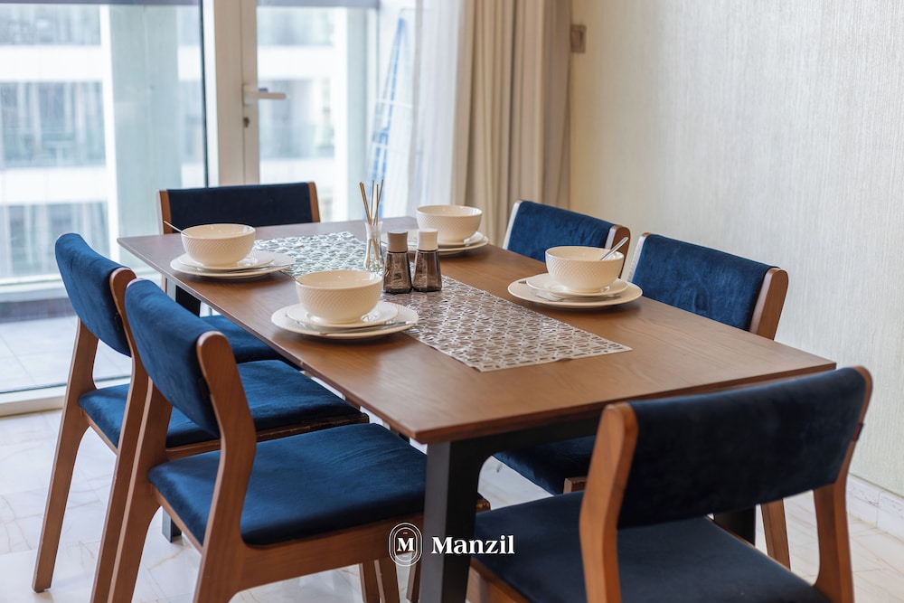 Manzil - Luxury 2BR w Pool and Burj View