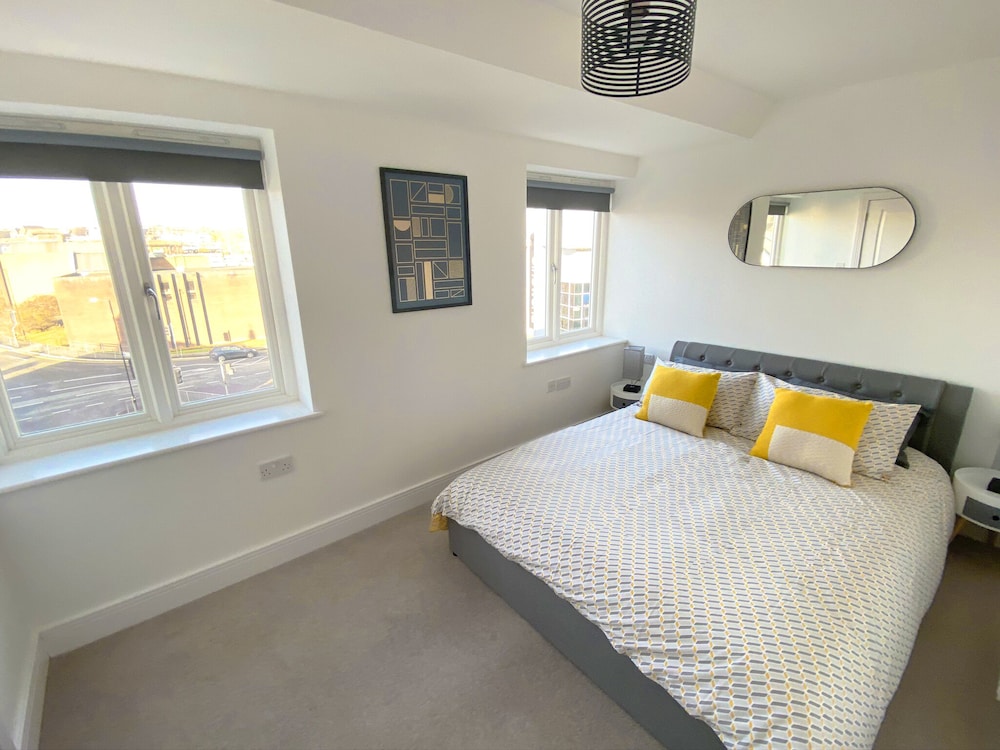Urbanside Penthouse view 3