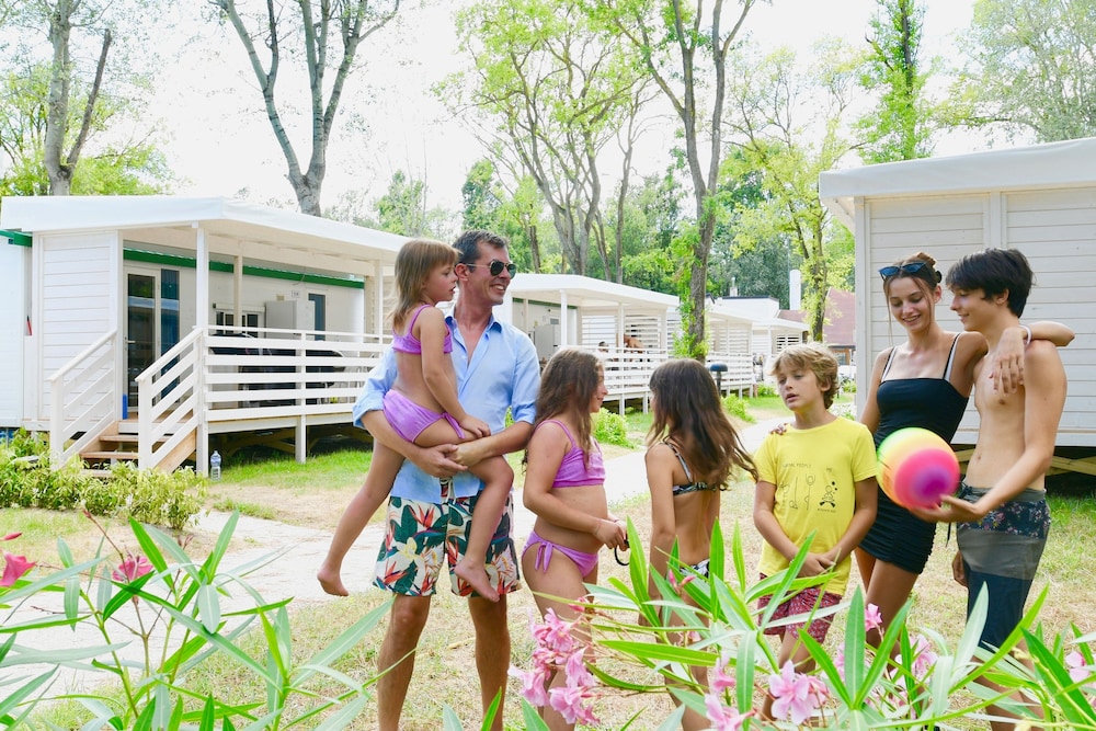 Isamar Holiday Village