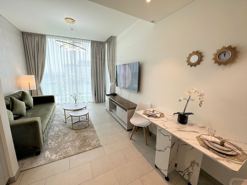 Easygo-indulging 1bdr Sobha Waves