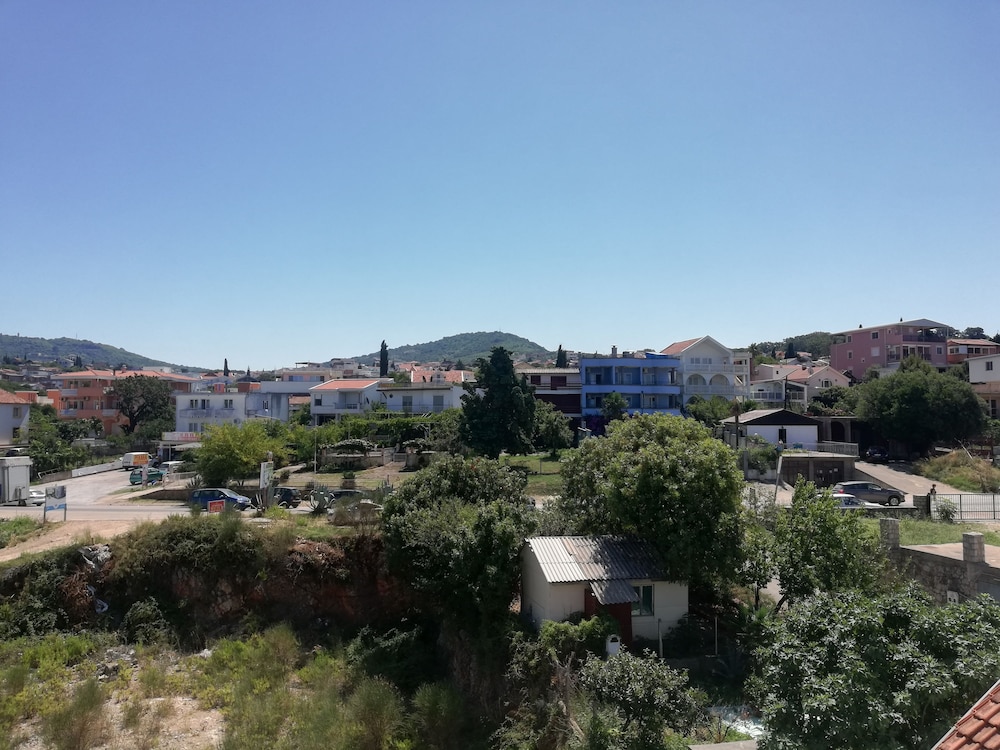 Photo 33