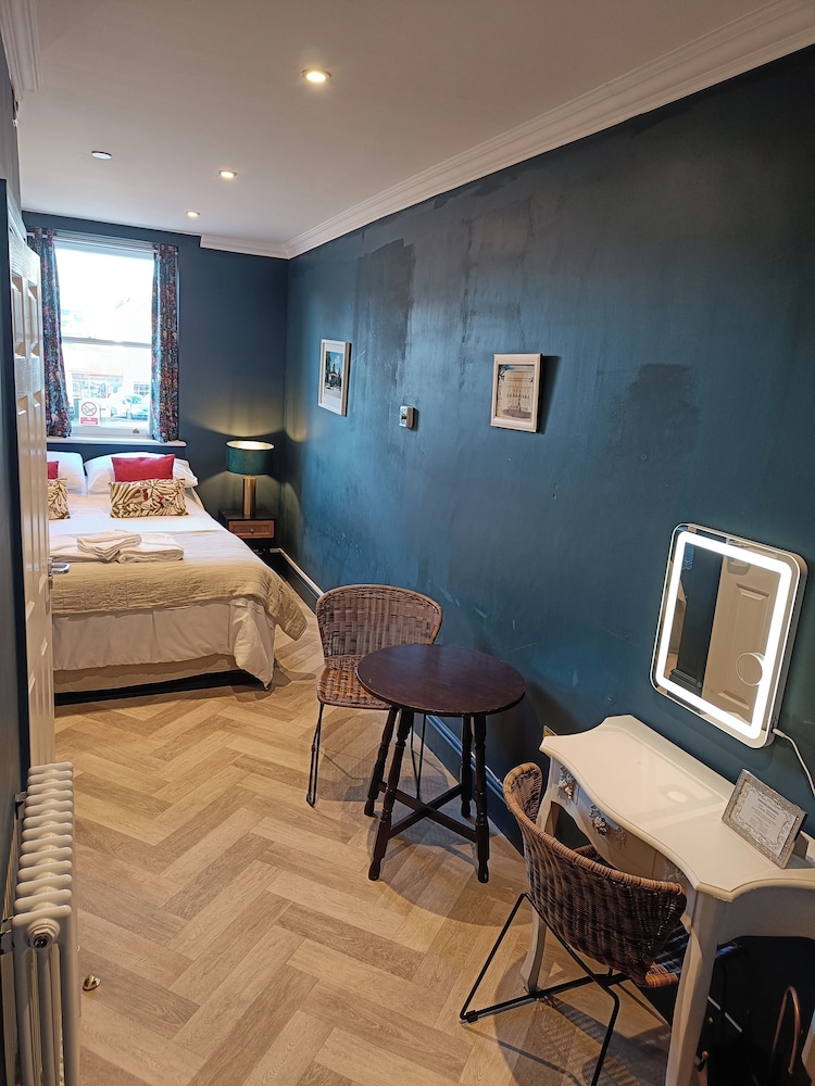 Rooms on The Prom