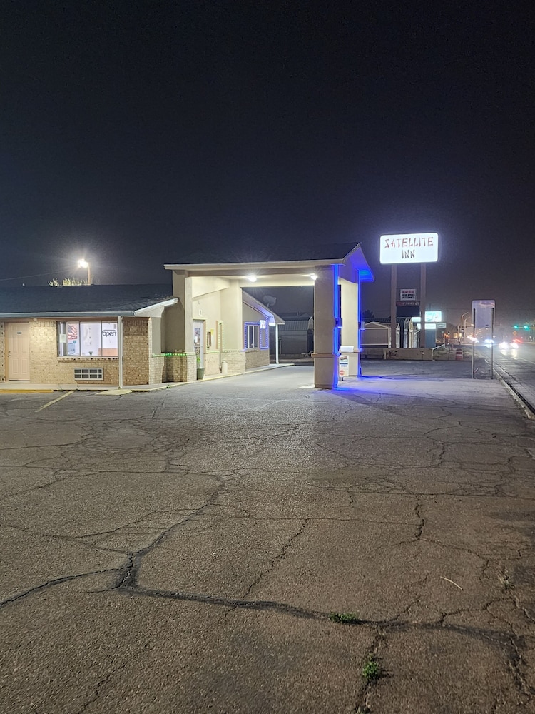 Satellite Inn