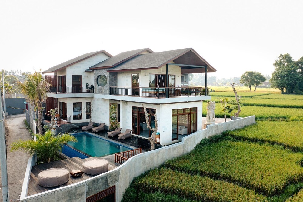 Kari Senja Luxury Villa - Image 2