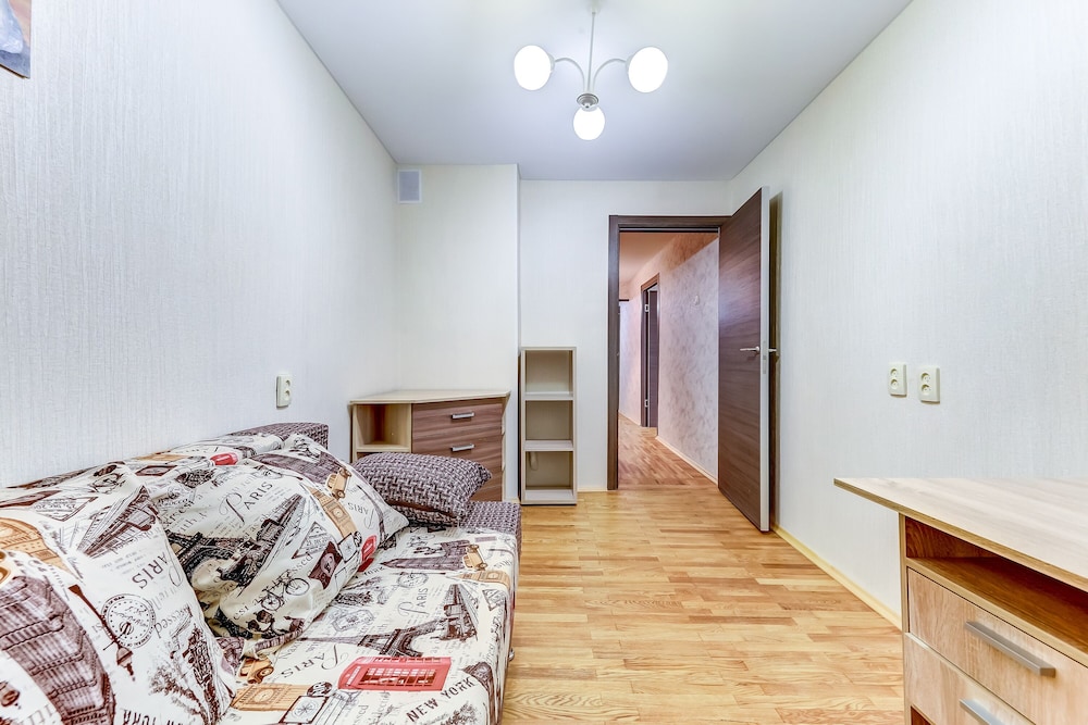 AG Apartment Varshavskaya 63-1 view 3