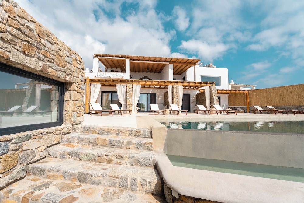 MvibesMykonos homes and studios
