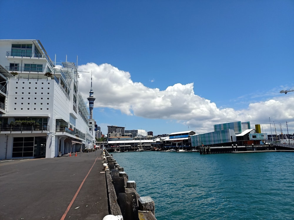Princes Wharf Grace Apartment