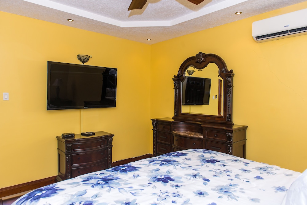 Kingston Luxury Family Retreat view 2
