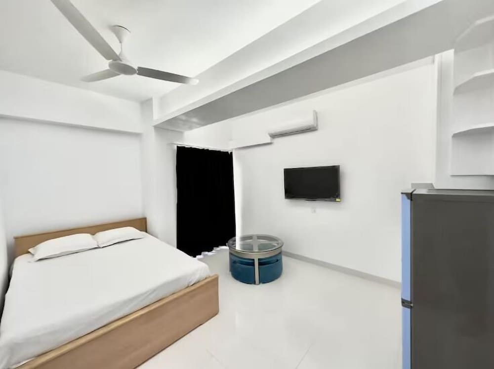 350sqft 4 Apartment with Pool and Sauna