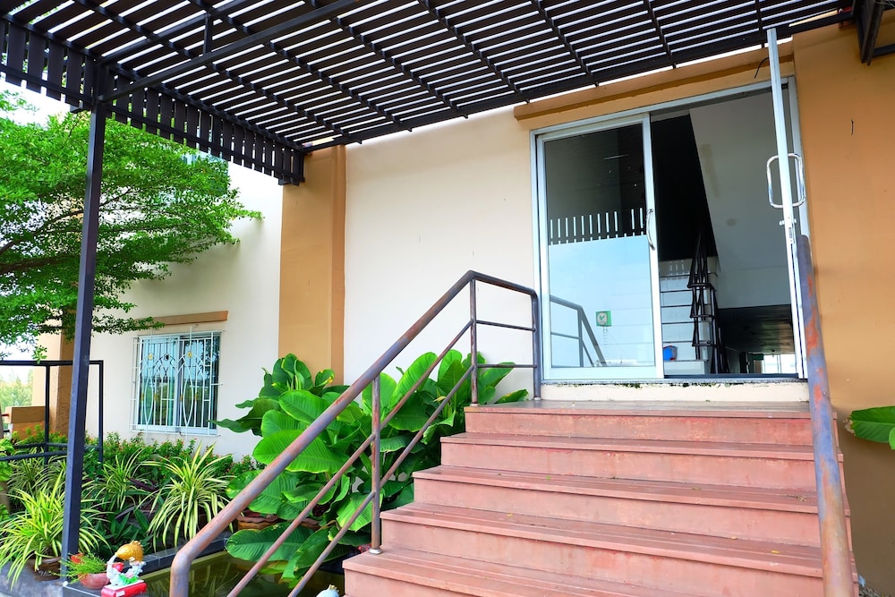 Hotel Chai Hotel Bangbo - Image 1