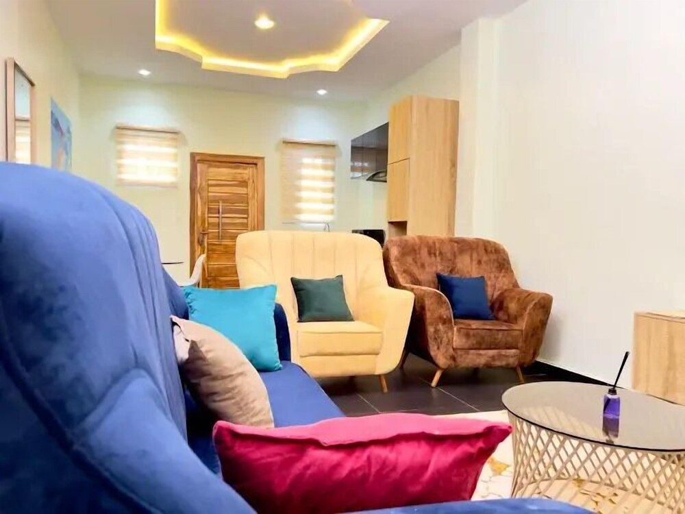 Nomsy Luxury Service Apartments