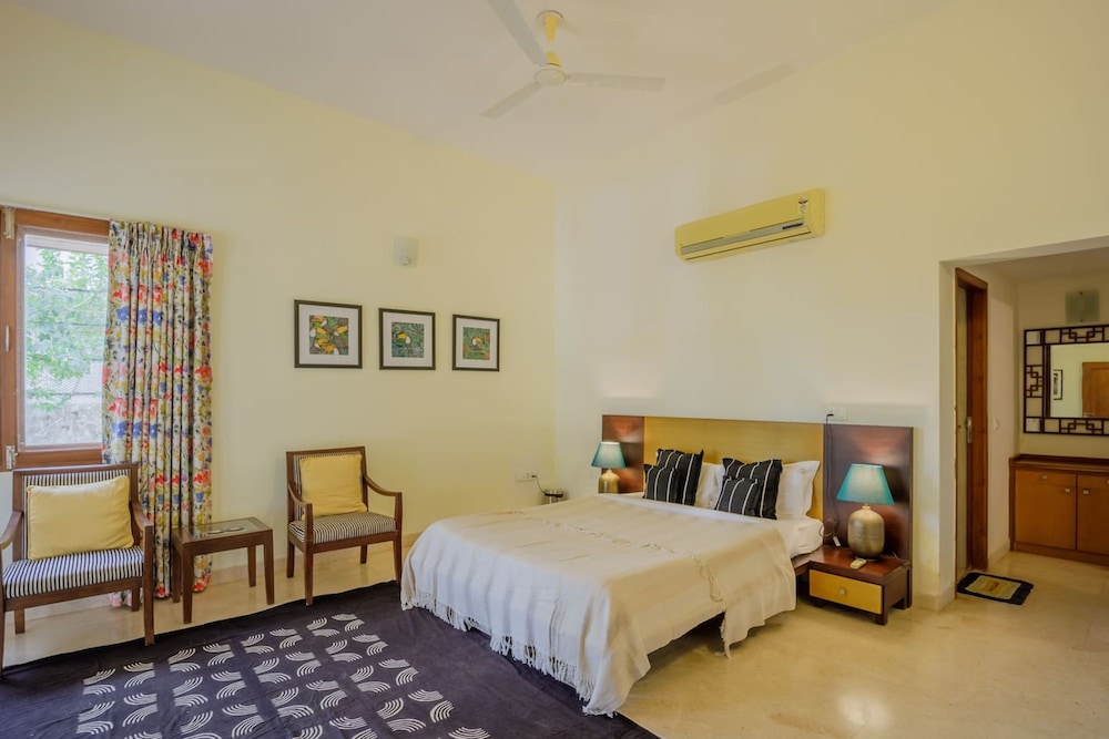 Stunning Hilltop 3BR Villa w Pool and River View
