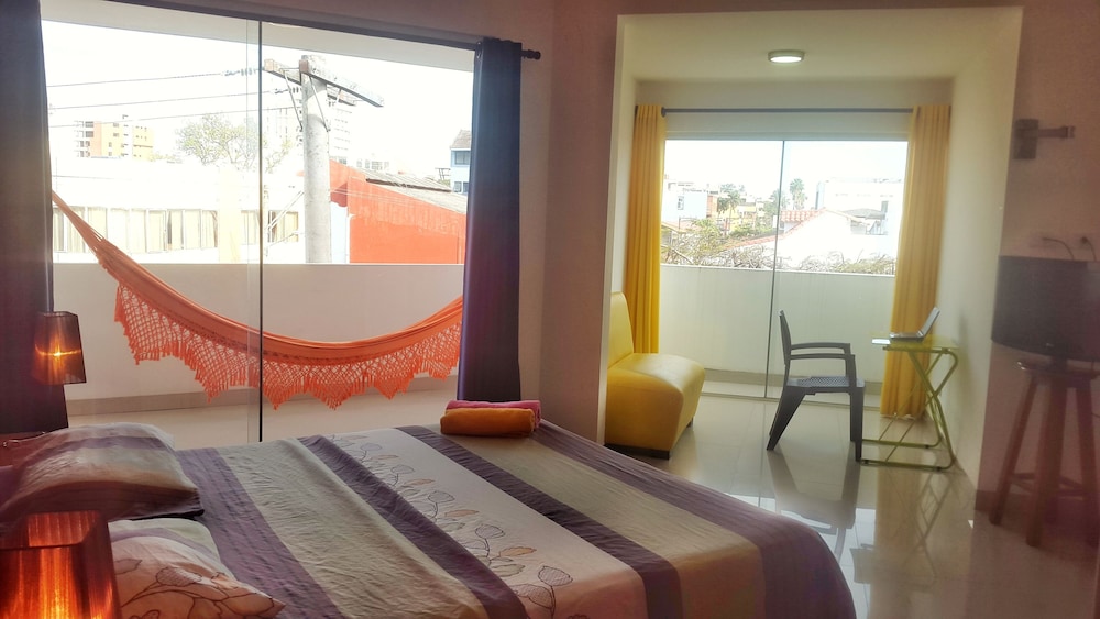 Hotel Backpackers Bar&Suites - Image 1