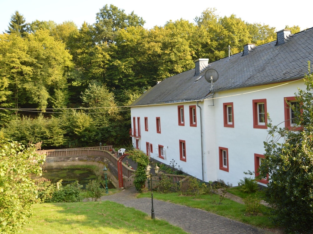 Photo 33